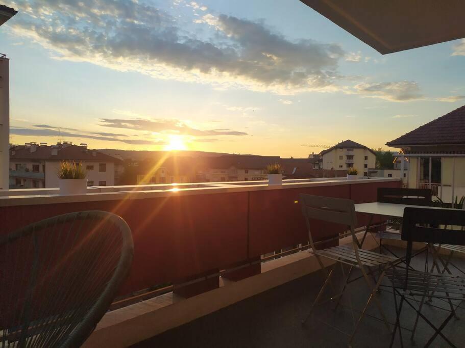 Cabana & Le Central - Proche Lac , Terrasse Et Parking Annecy Exterior foto